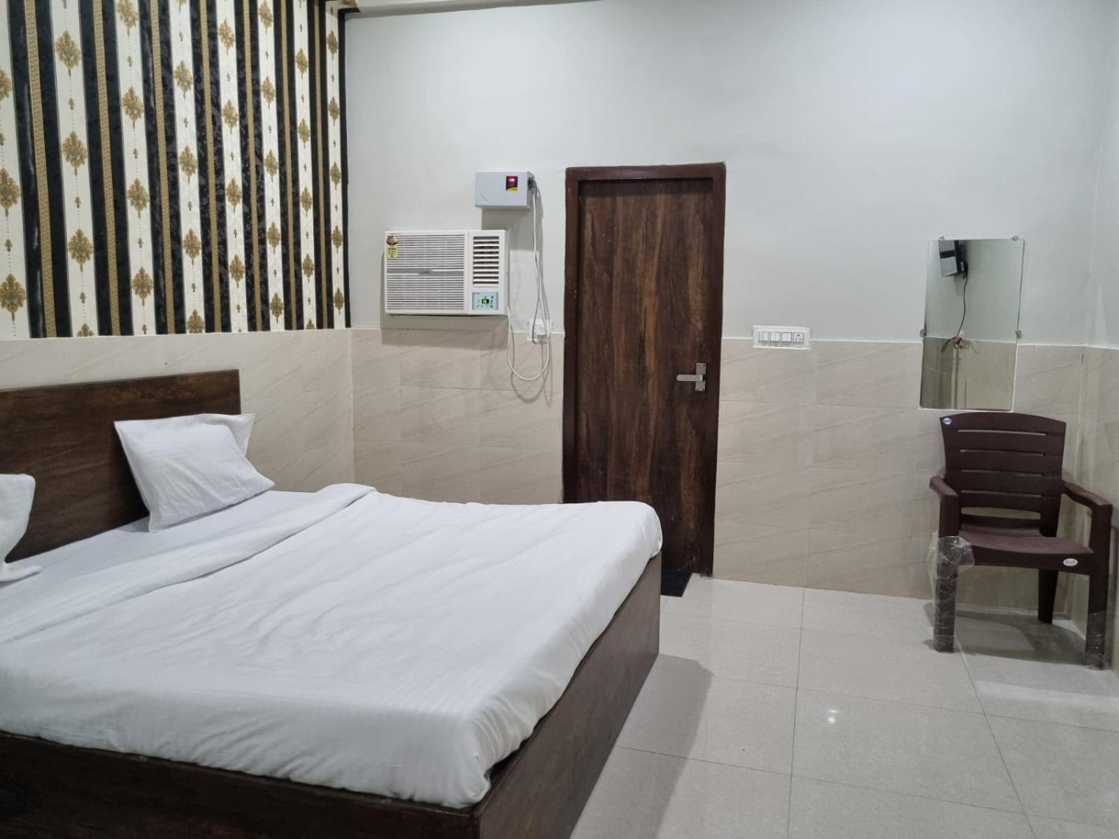 Vrindavan Bhakti Bhavan- Near Prem Mandir By Mukund Hotel Екстериор снимка