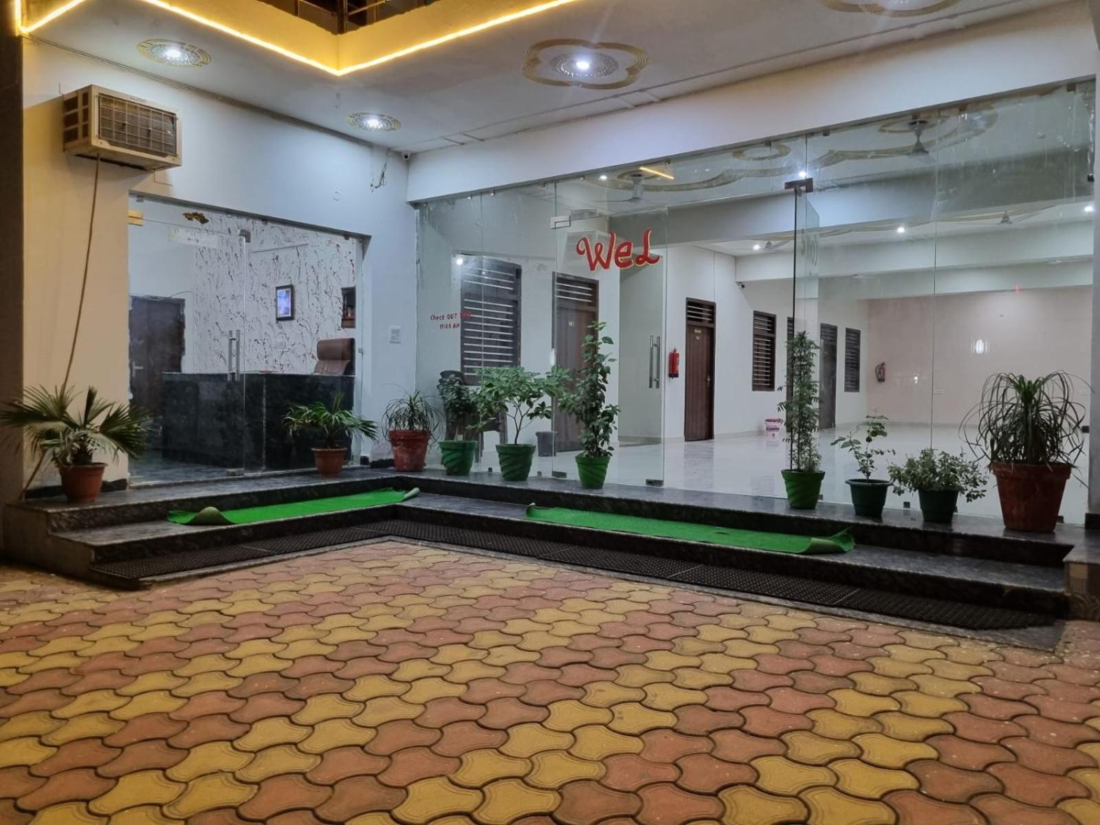 Vrindavan Bhakti Bhavan- Near Prem Mandir By Mukund Hotel Екстериор снимка