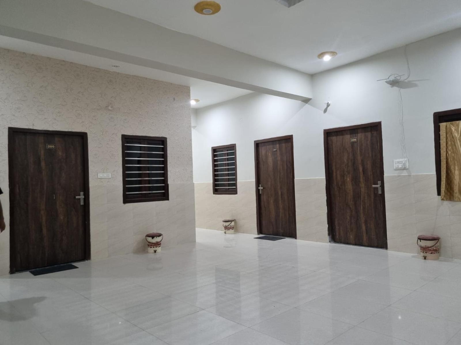Vrindavan Bhakti Bhavan- Near Prem Mandir By Mukund Hotel Екстериор снимка