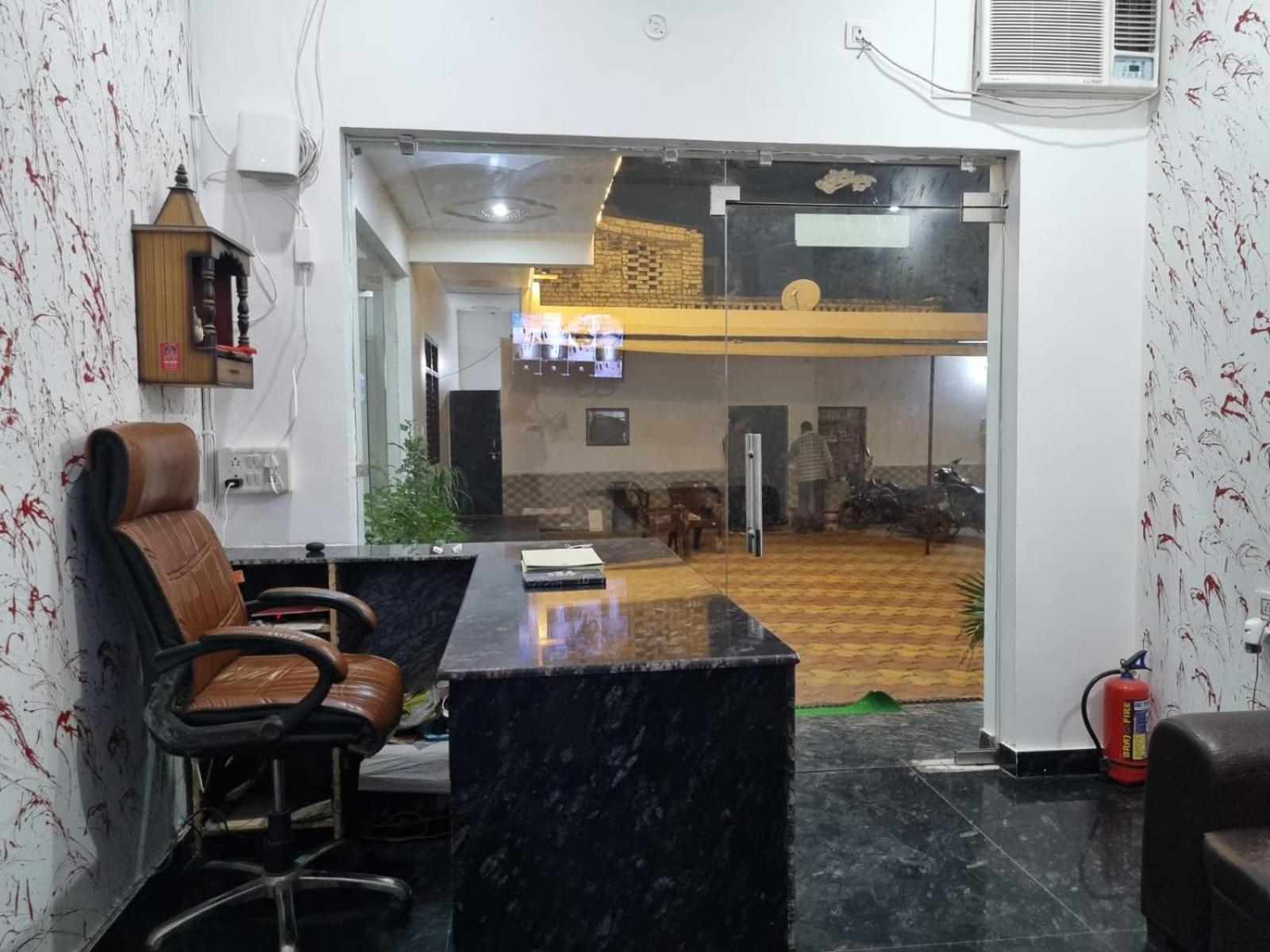 Vrindavan Bhakti Bhavan- Near Prem Mandir By Mukund Hotel Екстериор снимка